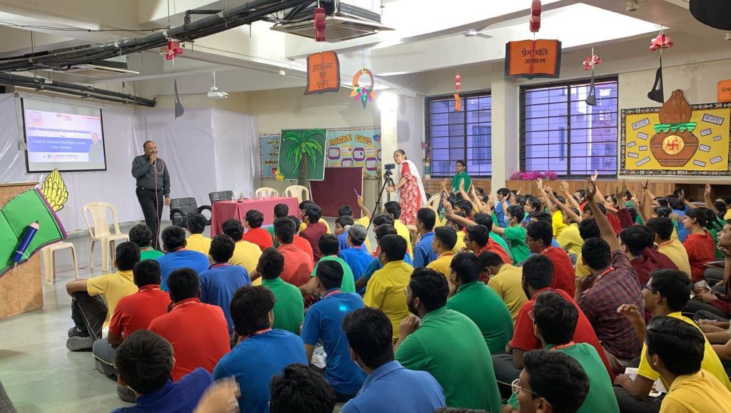Mr. Mohit Mangal addressing Students of DAV International School (Ahmedabad)