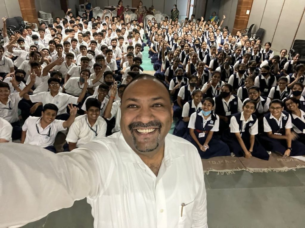 Selfie Time after a wonderful Careers Session with the students of Maharaja Agrasen Vidyalaya (Ahmedabad)